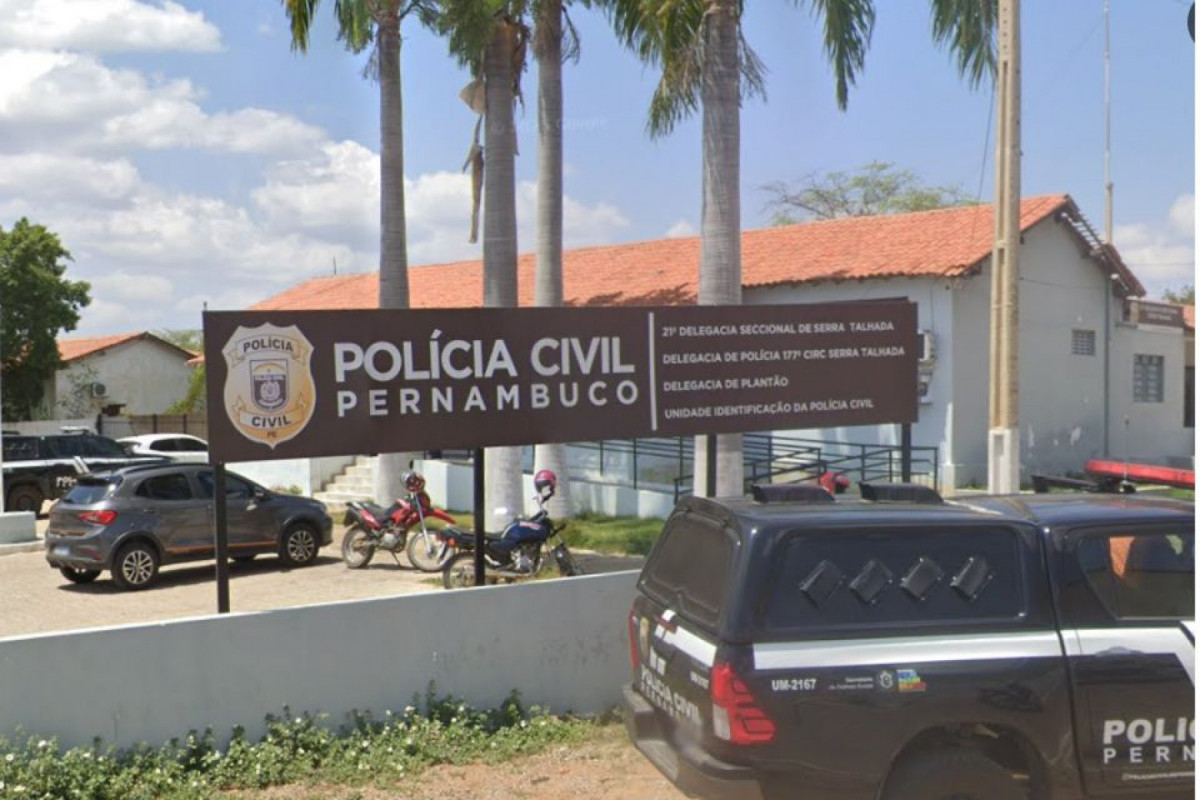 O caso foi registrado pela 177ª Delegacia de Serra Talhada como feminicídio consumado.
/Foto: Reprodução / Google Street View