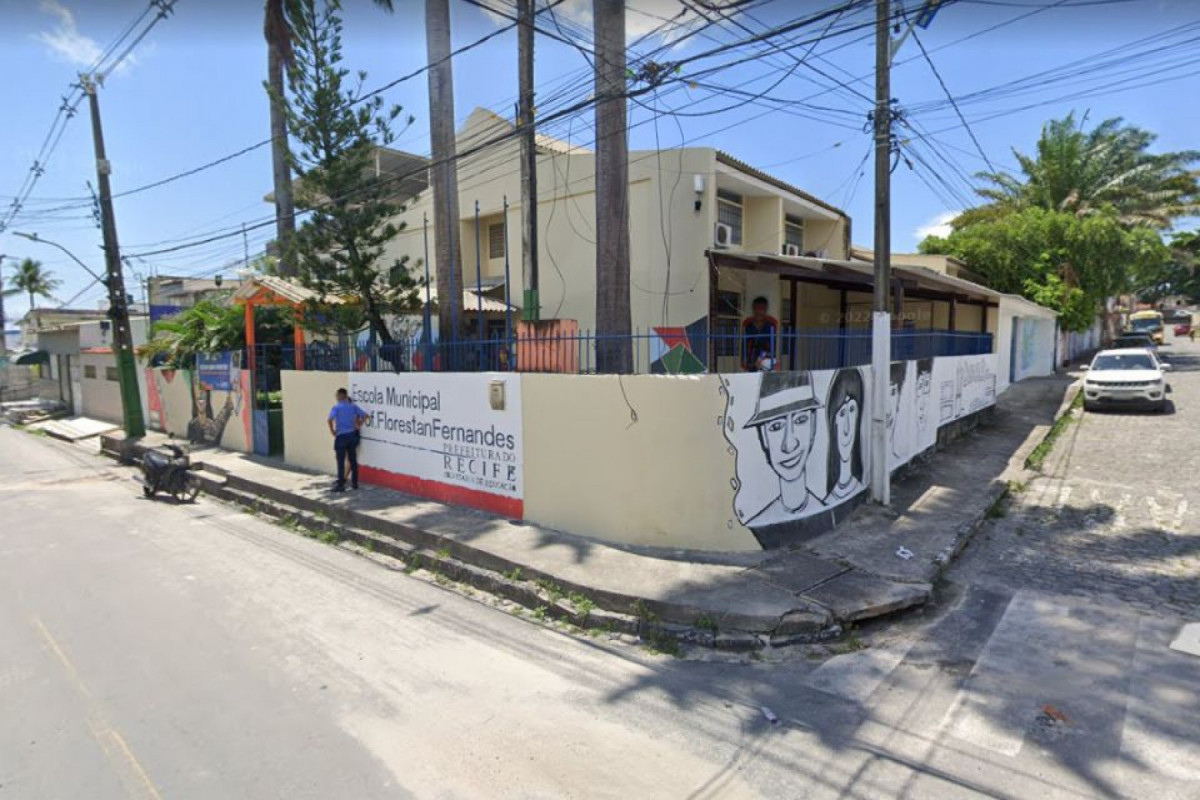Escola Florestan Fernandes, no Ibura/Reprodução/Google Street View