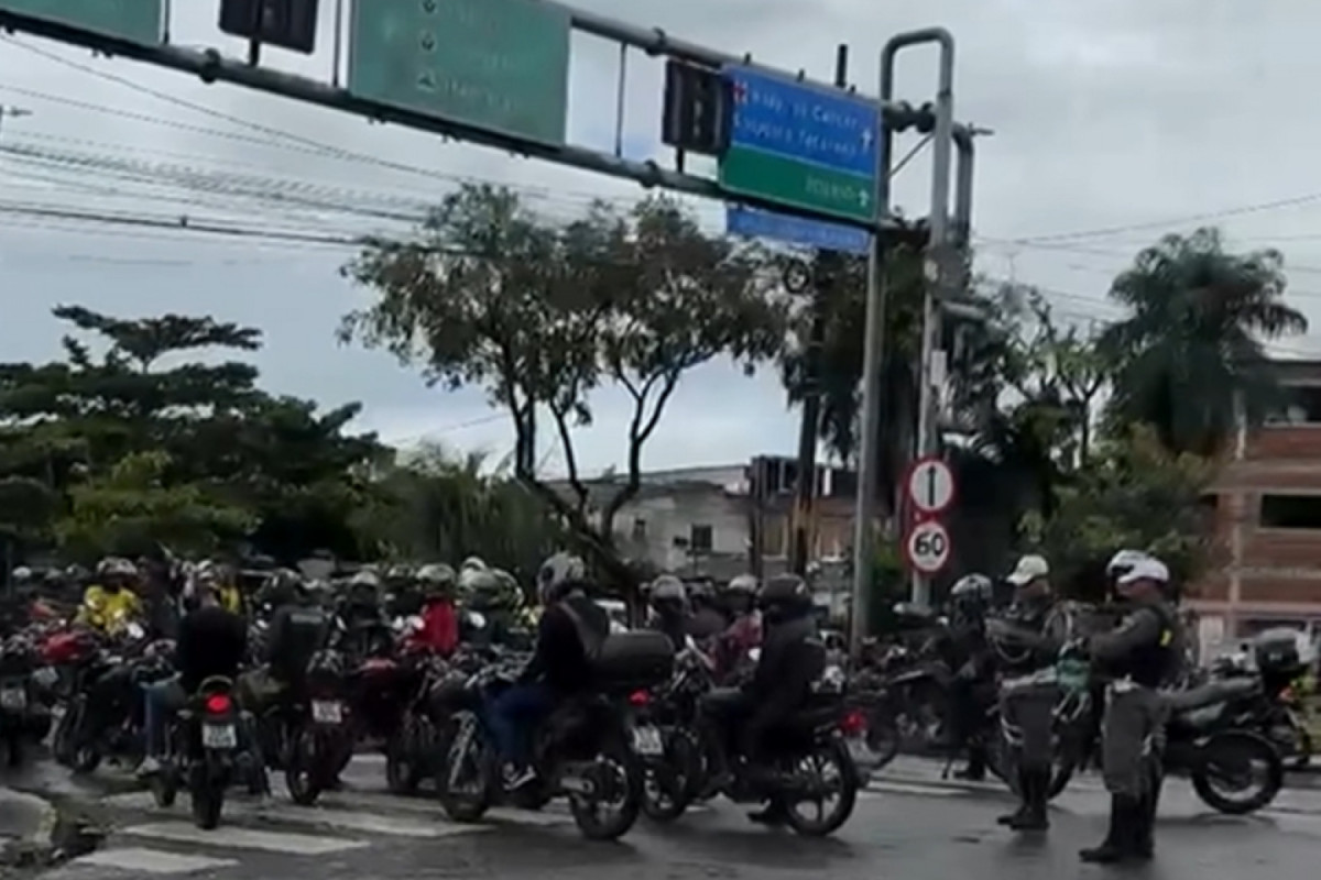 Motociclistas se concentram em cruzamentos da Agamenon/REPRODUÇÃO/VÍDEO