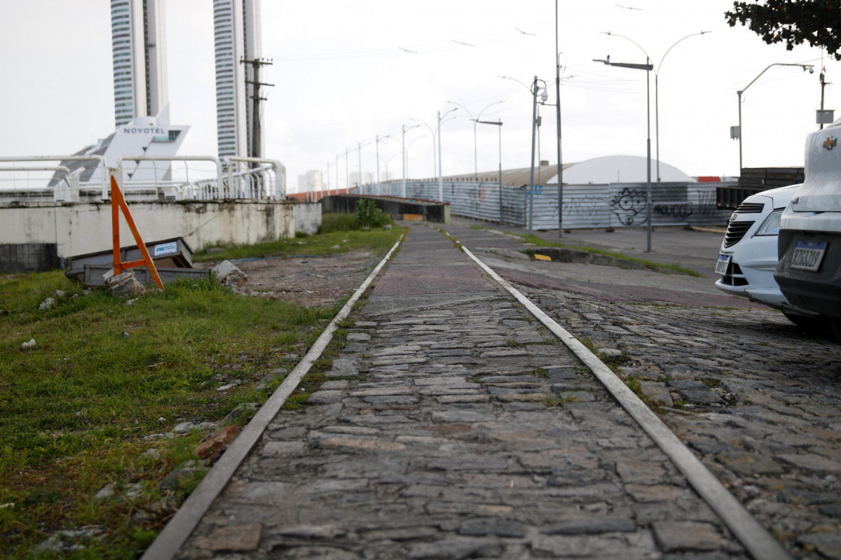 VLT vai aproveitar traçado da antiga linha férrea que chegava ao Porto do Recife