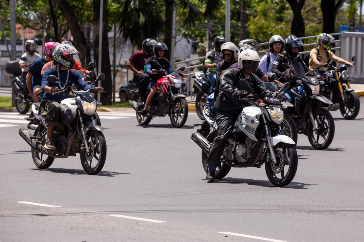 Motos já são maioria no trânsito em Pernambuco /Rafael Vieira/DP