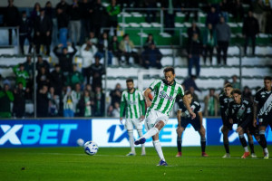 Nenê, meia do Juventude
