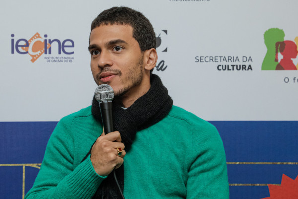  Ruan Aguiar, irmão do também ator Arthur Aguiar, é o grande destaque do filme