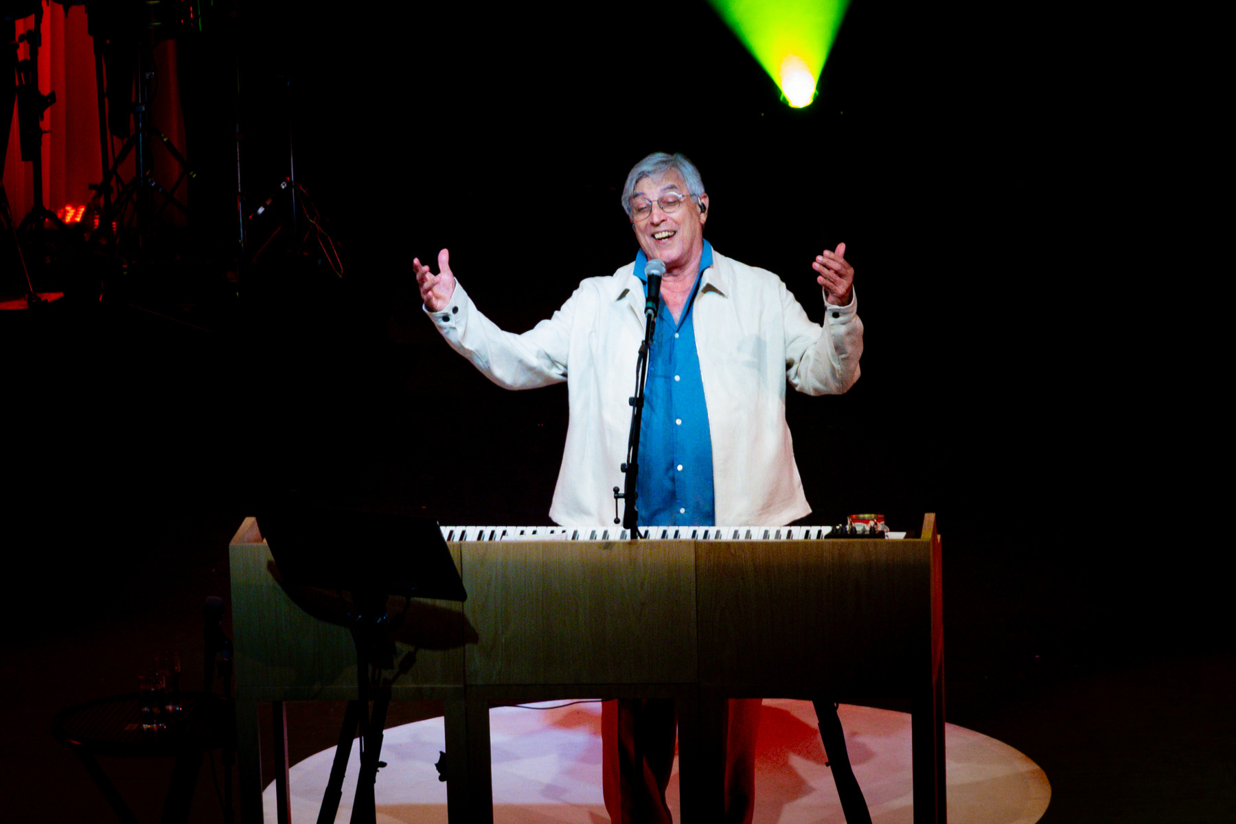 IIvan Lins traz turnê comemorativa dos seus 80 anos para o Teatro Guararapes