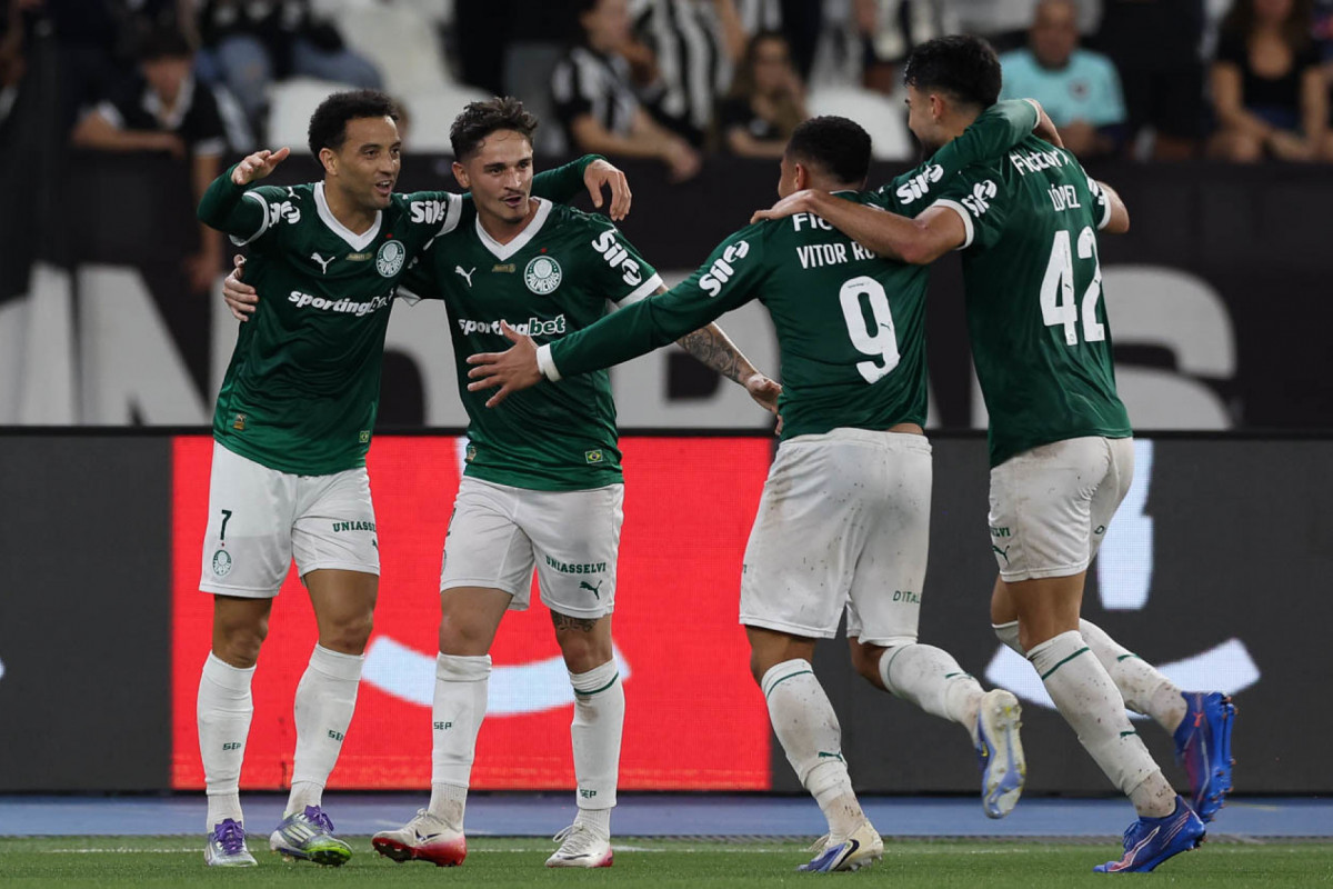 Time do Palmeiras durante comemoração de gol (Cesar Greco/Palmeiras) Time do Palmeiras durante comemoração de gol/Cesar Greco/Palmeiras
