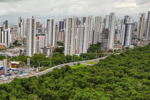 Em Pernambuco, mesmo representando o maior conjunto de domicílios, a proporção de imóveis "Próprio de algum morador - já pago" diminuiu em 8 p.p nos últimos oito anos, saindo de 72,8%, em 2016 (2.182.000) para 64,8% (2.286.000) em 2024