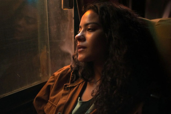 Bella Campos é uma das protagonistas do thriller de ação