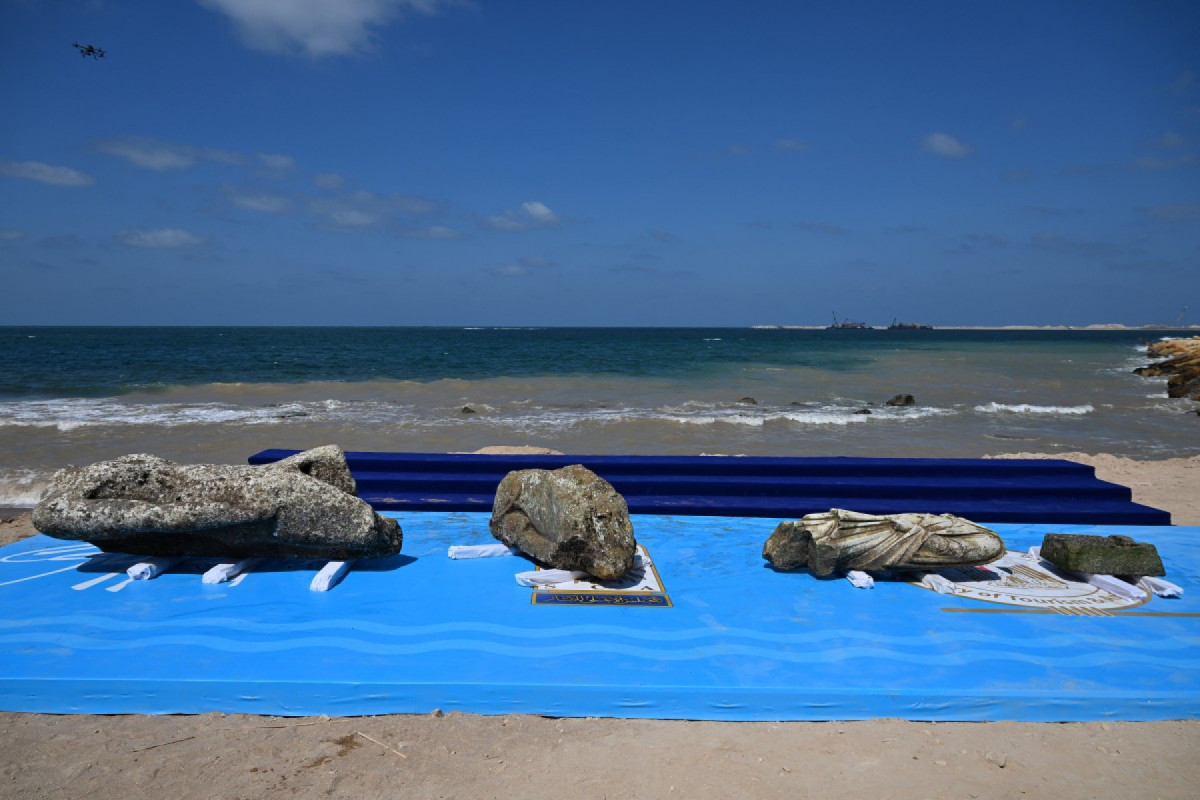 Vestígios de cidade submersa recuperados em Alexandria, no Egito