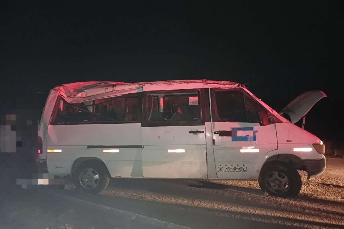 Motorista de van morre após grave batida na BR-424, no Agreste (Divulgação/PRF) Motorista de van morre após grave batida na BR-424, no Agreste/Divulgação/PRF