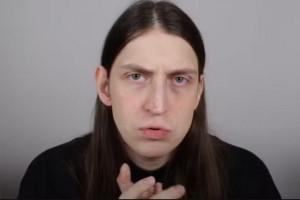 Após publicar o vídeo sobre a "adultização" nas redes sociais, Felca alegou ter recebido ameaças de morte e falsas acusações de pedofilia.
