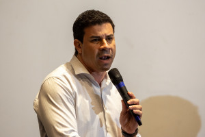  Recife, PE, 25/08/2025 - Cerimônia de Posse do Novo Superintendente da Sudene Francisco Alexandre - Na manhã desta segunda-feira(25), ocorreu a cerimônia de posse do novo superintendente da Sudene, Francisco Alexandre. Estiveram presentes na solenidade, os deputados, Carlos Veras e João Paulo, o senador Humberto Costa a senadora Teresa Leitão, Secretario, Carlos Andrade Lima, Secretario, Valter Riberio e o ex-superintendente da Sudene, Danilo Cabral.