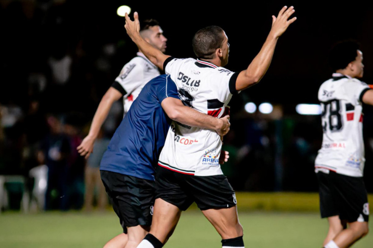 Toty, lateral do Santa Cruz/Pedro Filho