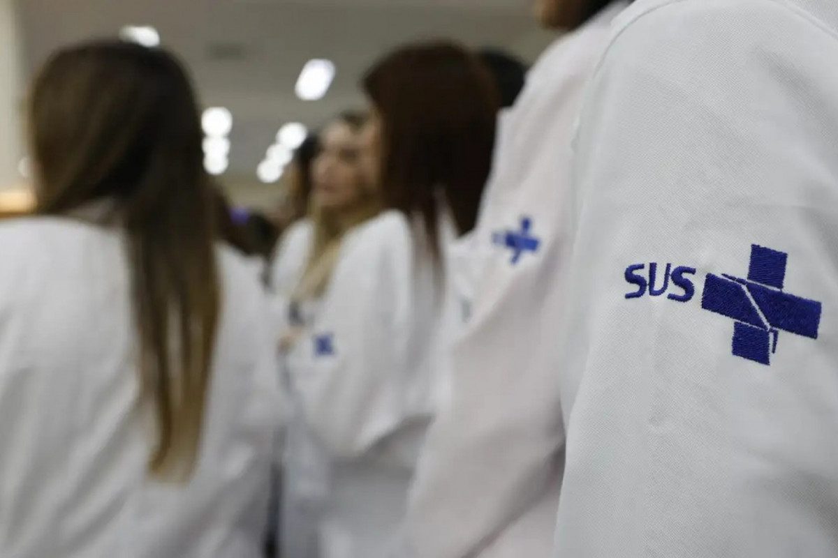Médicos ficarão distribuídos em 212 municípios dos 26 estados e no Distrito Federal (Foto: fernando Frazão/Agência Brasil)