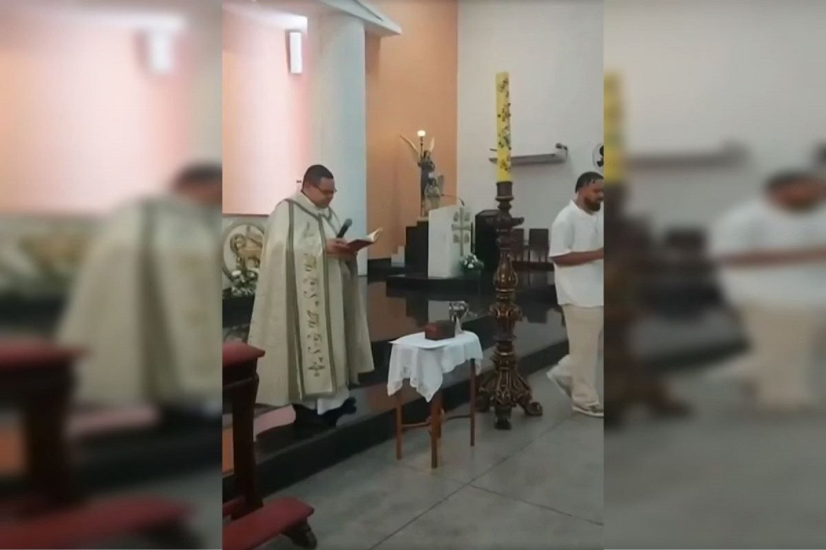 Padre teria se recusado a pronunciar nome de criança, por Padre teria se recusado a pronunciar nome de criança, por
