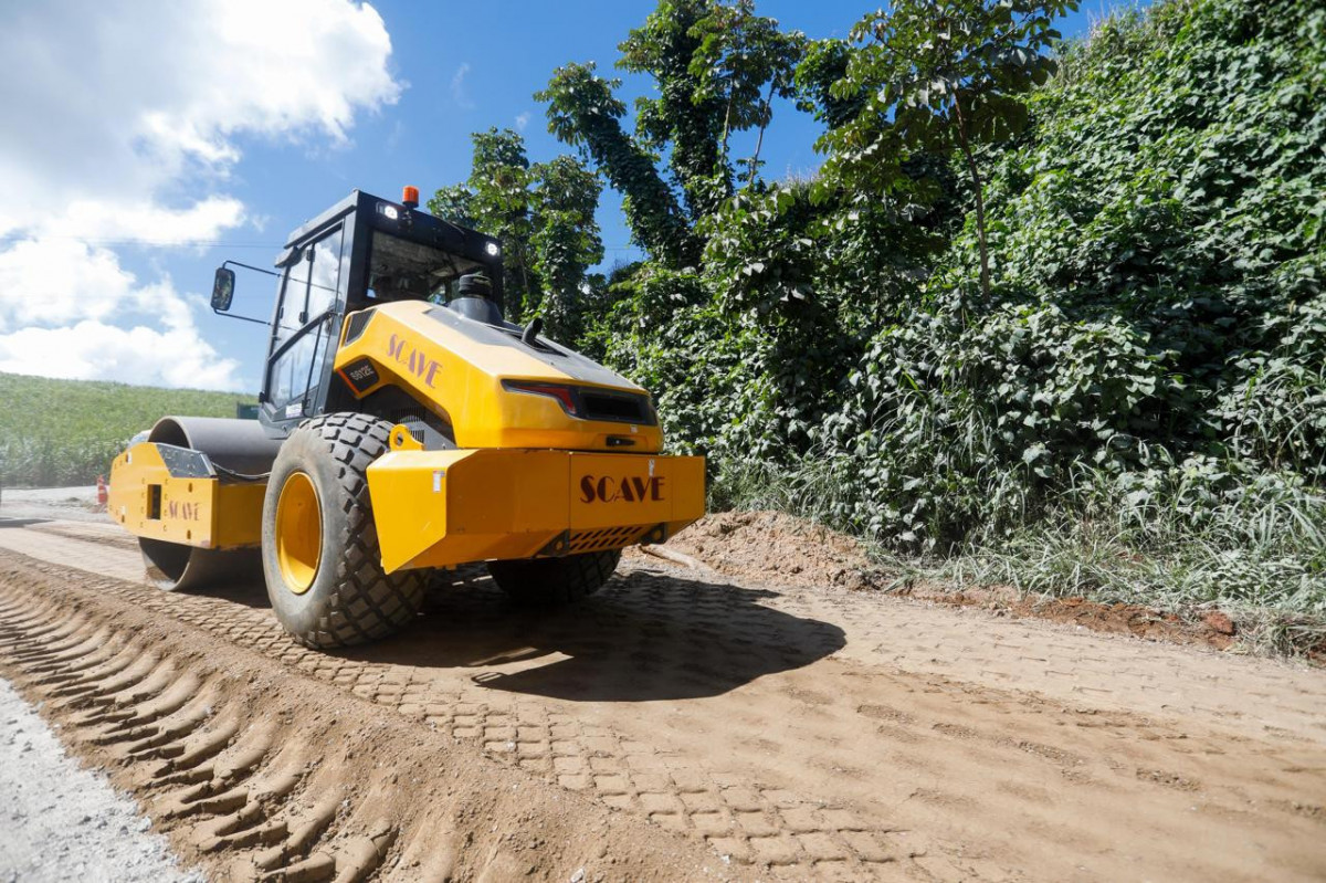 Obras da PE-073 fazem parte do PE na Estrada (Foto: Miva Filho/Secom) Obras da PE-073 fazem parte do PE na Estrada/Foto: Miva Filho/Secom