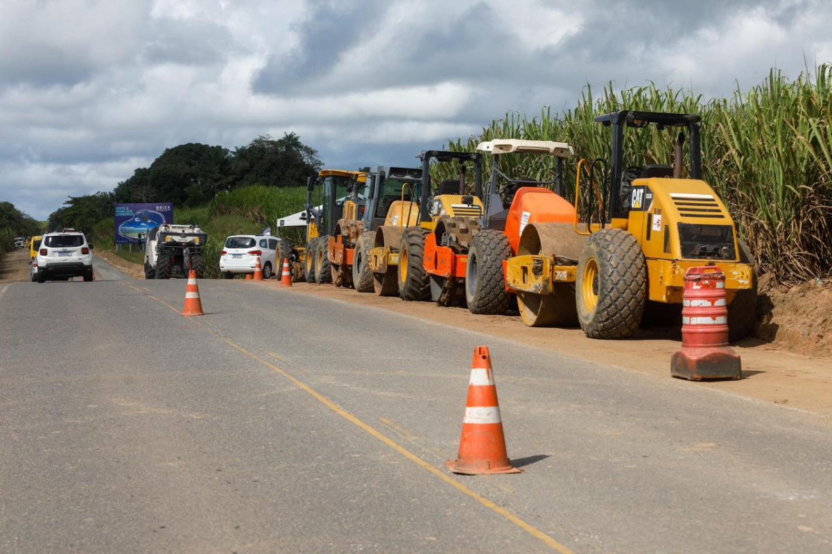 Obras da PE-073 fazem parte do PE na Estrada (Foto: Miva Filho/Secom)