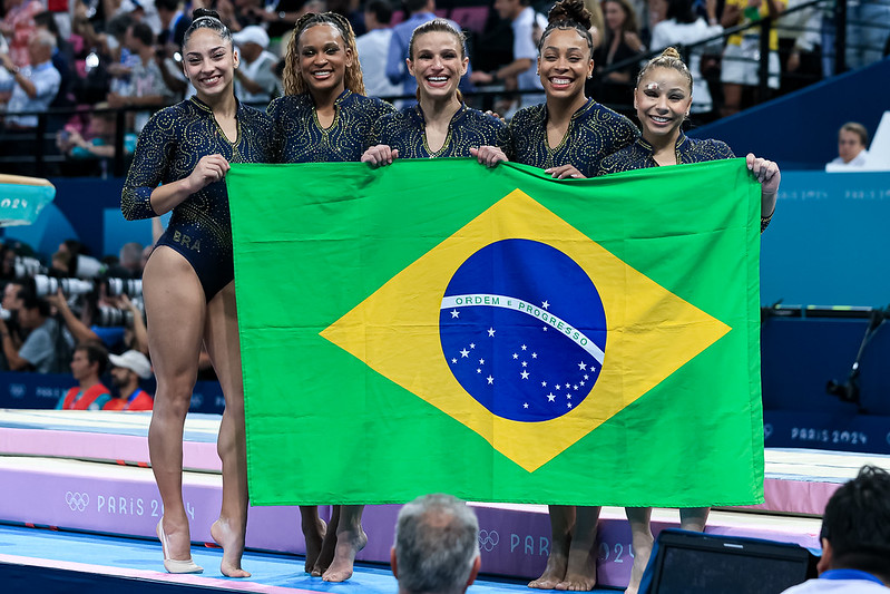 Júlia Soares, Rebeca Andrade, Jade Barbosa, Lorrane Oliveira e Flávia Saraiva, campeãs olímpicas brasileiras (RICARDO BUFOLIN / Panamericana Press / CBG) Júlia Soares, Rebeca Andrade, Jade Barbosa, Lorrane Oliveira e Flávia Saraiva, campeãs olímpicas brasileiras/RICARDO BUFOLIN / Panamericana Press / CBG