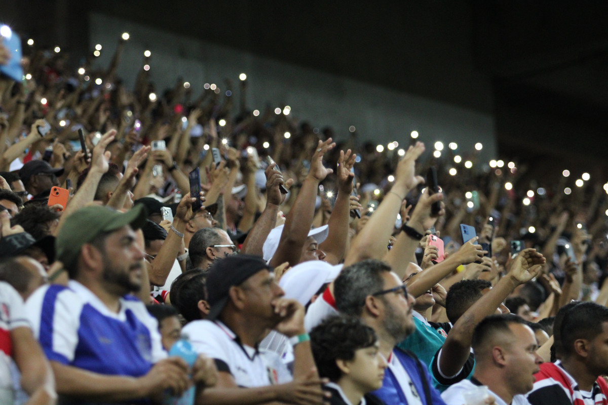 Torcida do Santa Cruz (Evelyn Victoria/SCFC) Torcida do Santa Cruz/Evelyn Victoria/SCFC