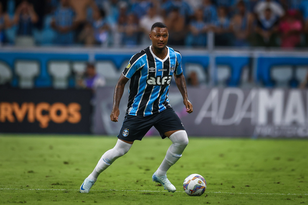 Lateral-esquerdo Luan Cândido em ação pelo Grêmio ( Lucas Uebel/Gremio FBPA) Lateral-esquerdo Luan Cândido em ação pelo Grêmio/ Lucas Uebel/Gremio FBPA