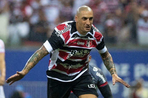 Ariel, atacante do Santa Cruz