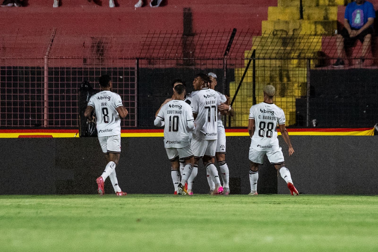 Vasco festeja gol na Ilha  (Rafael Vieira/DP)