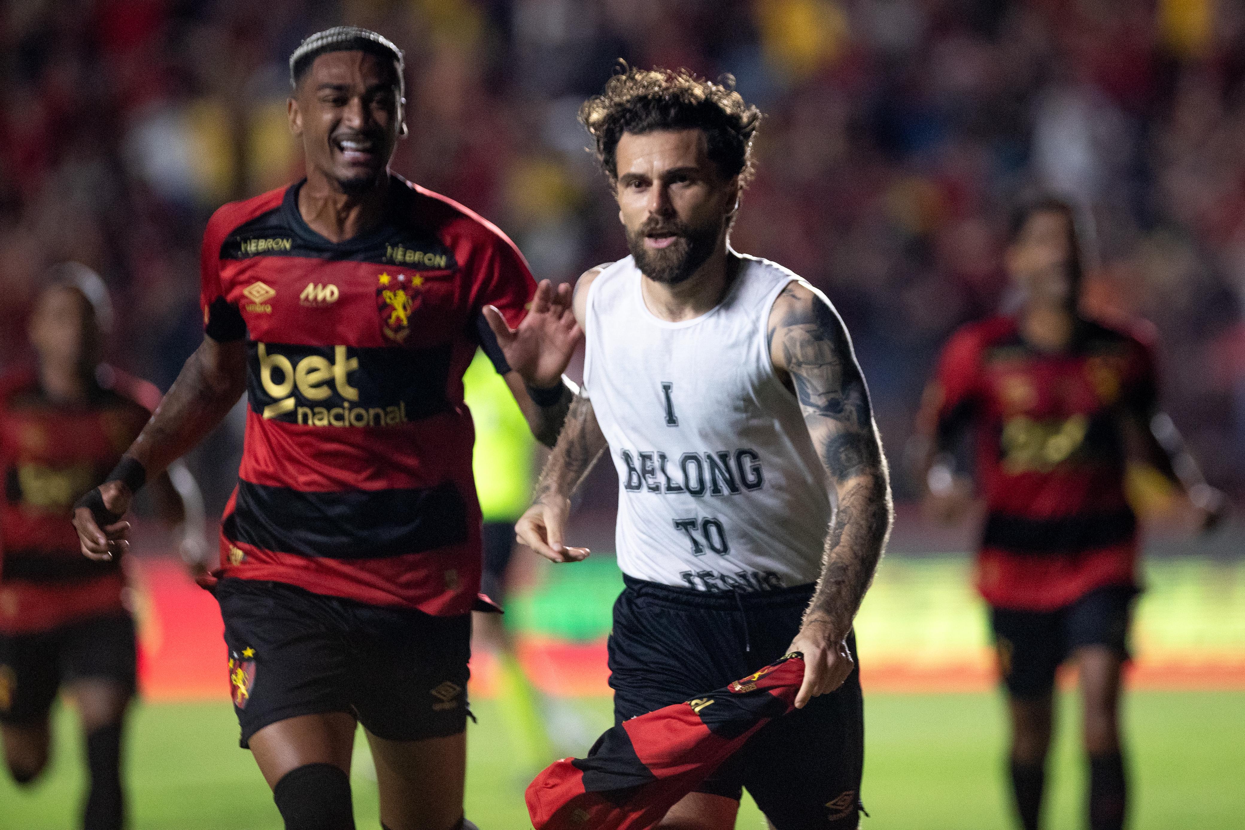 Lucas Lima comemora gol de pênalti contra o Vasco (Rafael Viera/DP )