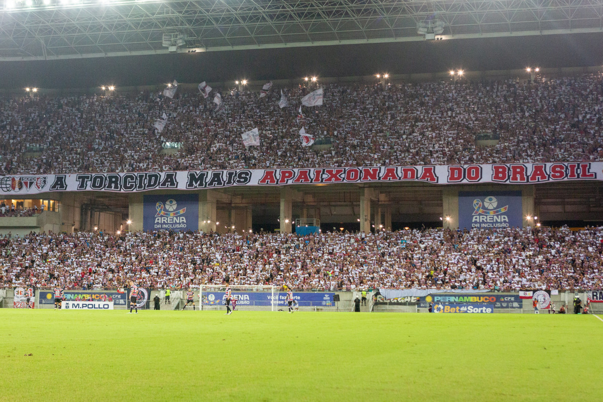 Torcida do Santa Cruz (Rafael Vieira) Torcida do Santa Cruz /Rafael Vieira
