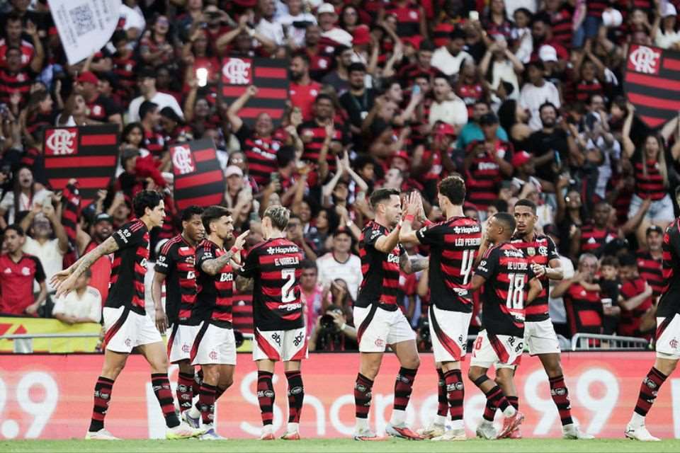 Elenco do Flamengo em comemoração de gol (Gilvan de Souza/Flamengo) Elenco do Flamengo em comemoração de gol/Gilvan de Souza/Flamengo