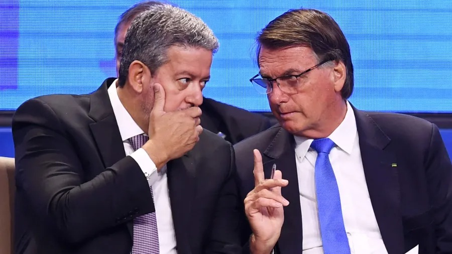 Arthur Lira e Jair Bolsonaro (EVARISTO SA / AFP) Arthur Lira e Jair Bolsonaro/EVARISTO SA / AFP
