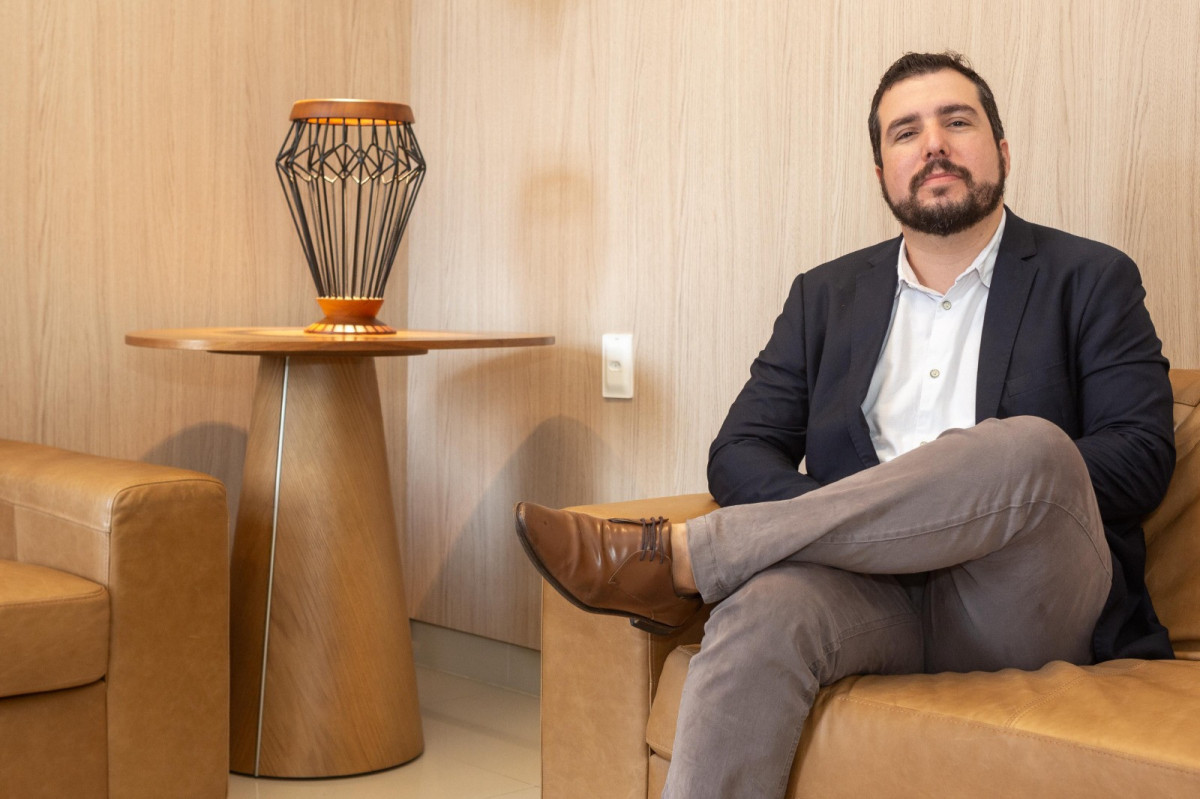 Jacobina explica que a cirurgia para remoção da vesícula é relativamente simples, com baixa taxa de complicação e internamento curto (Rafael Viera/DP) Jacobina explica que a cirurgia para remoção da vesícula é relativamente simples, com baixa taxa de complicação e internamento curto/Rafael Viera/DP