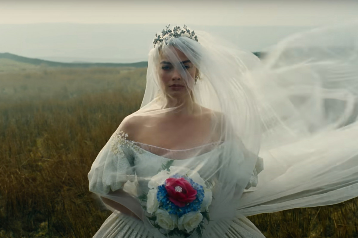 Margot Robbie em "O Morro dos Ventos Uivantes" (Foto: Divulgação)