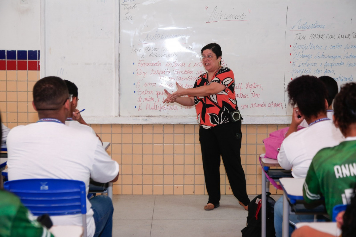 Valor é destinado para profissionais da educação da rede estadual de ensino (Foto: Filipe Jordão/SEE) Valor é destinado para profissionais da educação da rede estadual de ensino/Foto: Filipe Jordão/SEE
