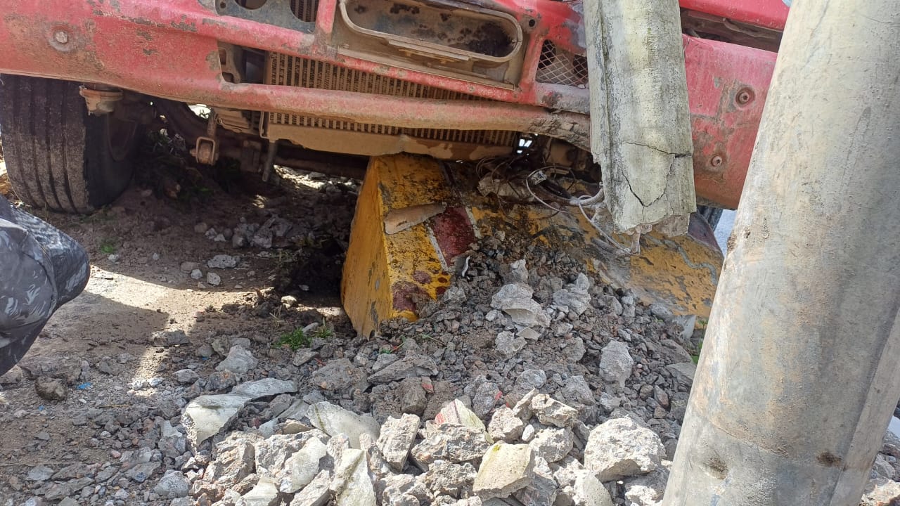 Mulher fica ferida após ser atropelada por caminhão na BR-101, em Igarassu
(Divulgação/PRF) Mulher fica ferida após ser atropelada por caminhão na BR-101, em Igarassu
/Divulgação/PRF