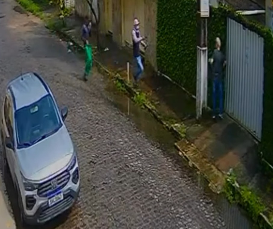 Assalto na Tamarineira (Foto: Vídeo Reprodução/Câmera de segurança) Assalto na Tamarineira/Foto: Vídeo Reprodução/Câmera de segurança