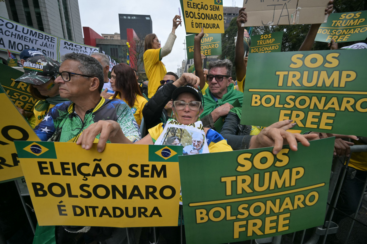 Ato pela anistia na Avenida Paulista (NELSON ALMEIDA/AFP) Ato pela anistia na Avenida Paulista/NELSON ALMEIDA/AFP
