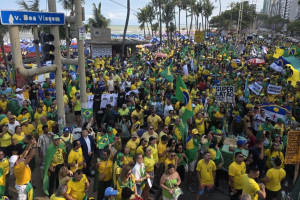 Manifestação em Boa Viagem reúne apoiadores de Bolsonaro por anistia