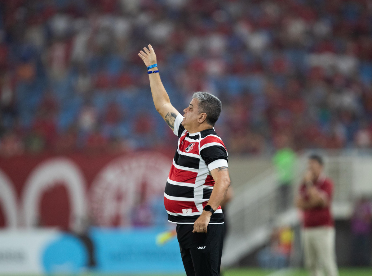 Marcelo Cabo, técnico do Santa Cruz (Caio Falcão/Esp DP)