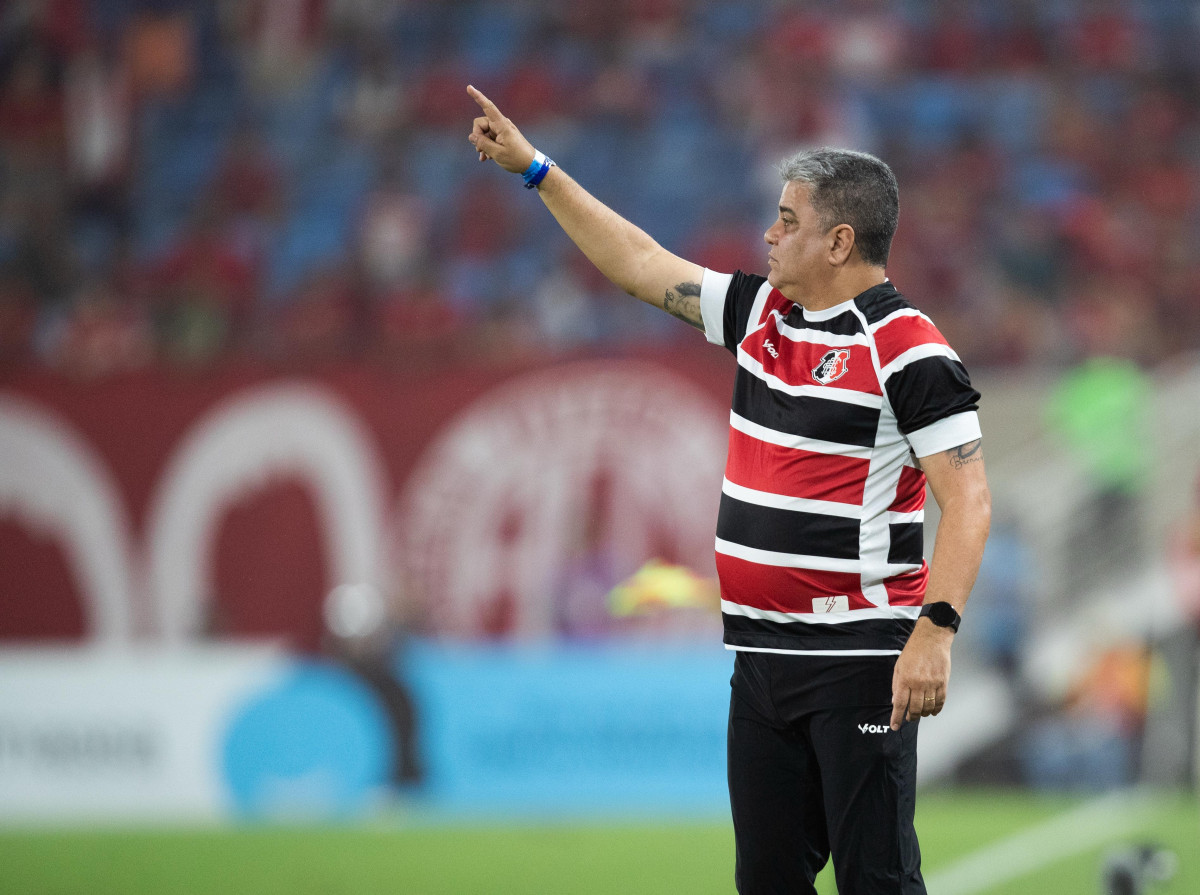 Marcelo Cabo, técnico do Santa Cruz (Caio Falcão/Esp DP)