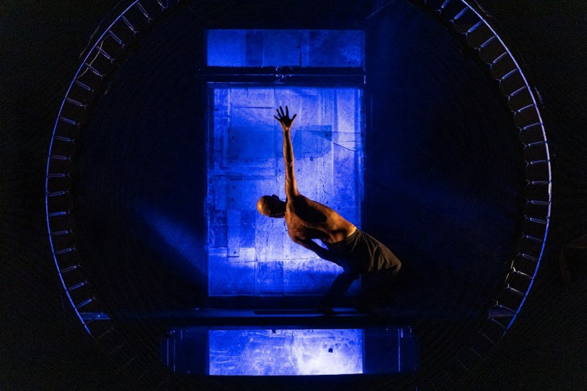 Cia. Dos à Deux é formada pelos artistas André Curti e Artur Luanda Ribeiro/Foto Renato Mangolin/Divulgação