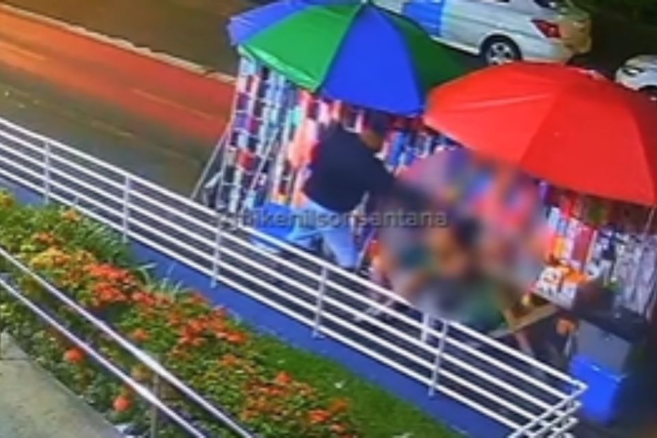 Policia Civil divulga imagens do assassinato do ambulante em frente ao Shopping Boa Vista
/Divulgação/PCPE