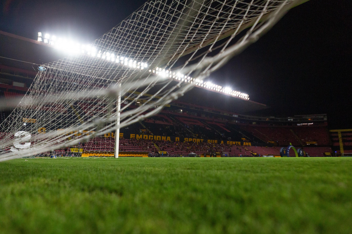 Recife, PE, 31/08/2025 - SPORT X VASCO - Na noite deste domingo(31), a equipe do Sport recebeu a equipe do Vasco pelo Campeonato Brasileiro da Serie A 2025 no estádio da Ilha do Retiro./Rafael Vieira