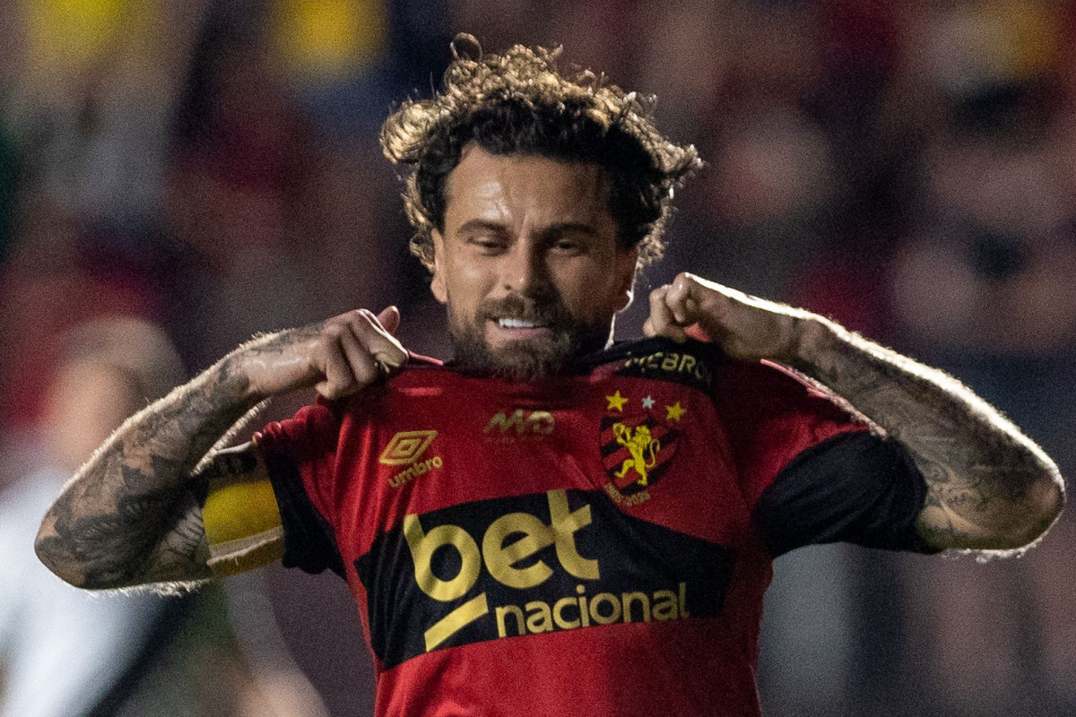 Recife, PE, 31/08/2025 - SPORT X VASCO - Na noite deste domingo(31), a equipe do Sport recebeu a equipe do Vasco pelo Campeonato Brasileiro da Serie A 2025 no estádio da Ilha do Retiro. Jogador do Sport, Lucas Lima./Rafael Vieira