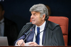 Ministro Luiz Fux é o terceiro voto no julgamento da trama golpista no STF