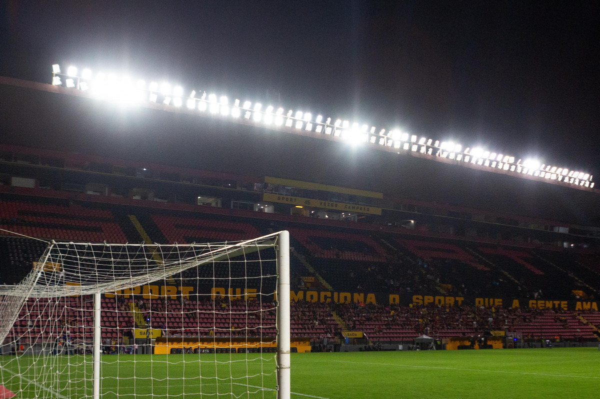 Recife, PE, 31/08/2025 - SPORT X VASCO - Na noite deste domingo(31), a equipe do Sport recebeu a equipe do Vasco pelo Campeonato Brasileiro da Serie A 2025 no estádio da Ilha do Retiro. (Rafael Vieira) Recife, PE, 31/08/2025 - SPORT X VASCO - Na noite deste domingo(31), a equipe do Sport recebeu a equipe do Vasco pelo Campeonato Brasileiro da Serie A 2025 no estádio da Ilha do Retiro./Rafael Vieira