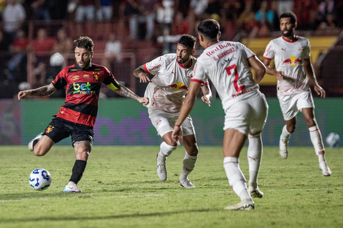 Partida entre Sport x Bragantino, na Ilha do Retiro, válida pelo primeiro turno da Série A 2025/Rafael Vieira/DP Foto