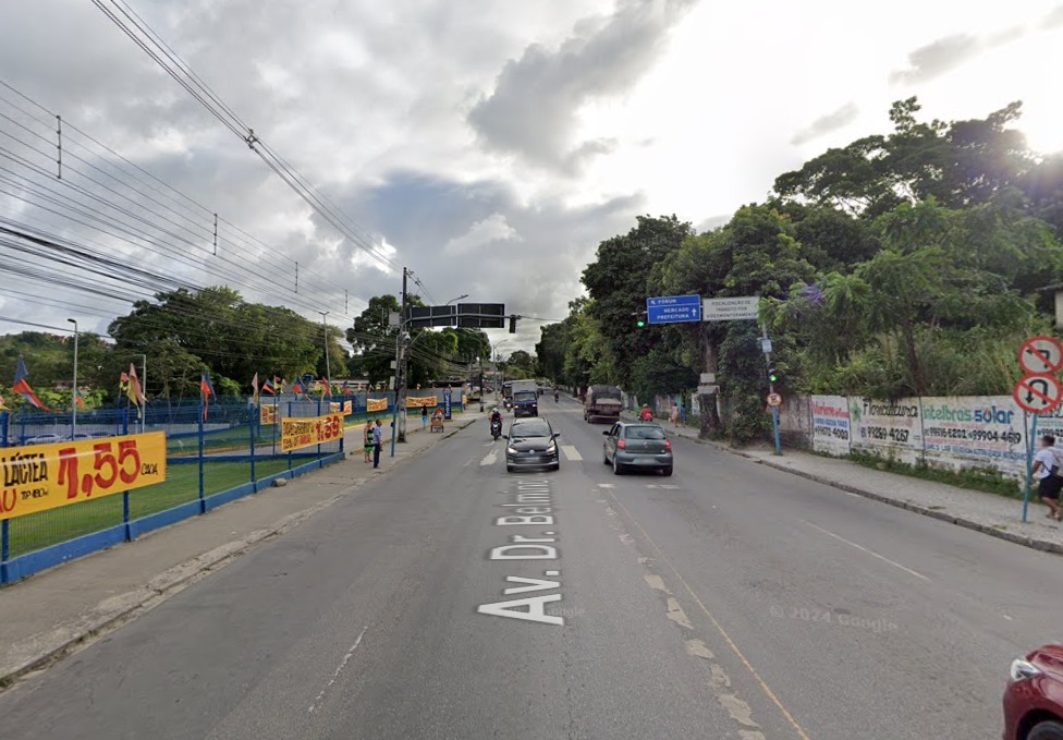 Passageiro passou mal na altura do Parque Camaragibe./Foto: Reprodução/Google Street View