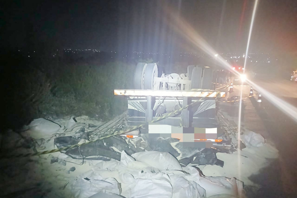 Caminhoneiro morre preso às ferragens após acidente no Agreste pernambucano
/Divulgação/PCPE