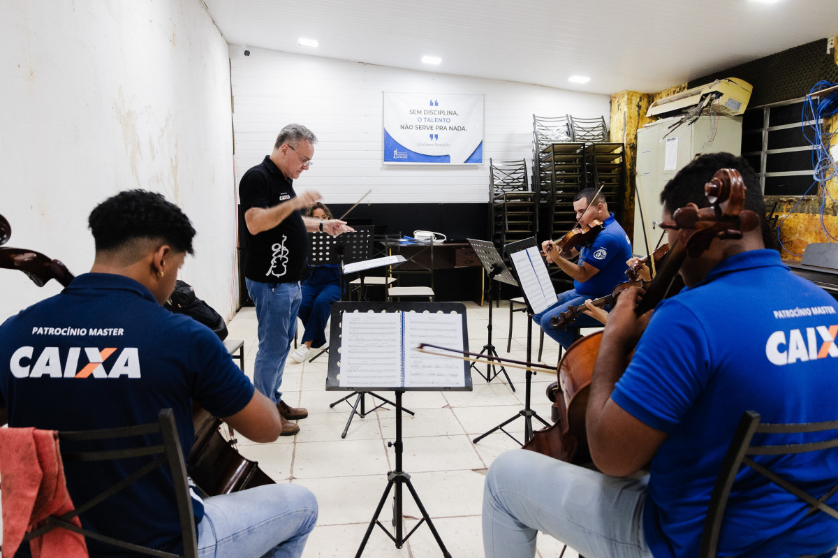 Orquestra Criança Cidadã promove Bazar Solidário em São Lourenço da Mata
(Augusto Cataldi/Ascom OCC)
Orquestra Criança Cidadã promove Bazar Solidário em São Lourenço da Mata
/Augusto Cataldi/Ascom OCC