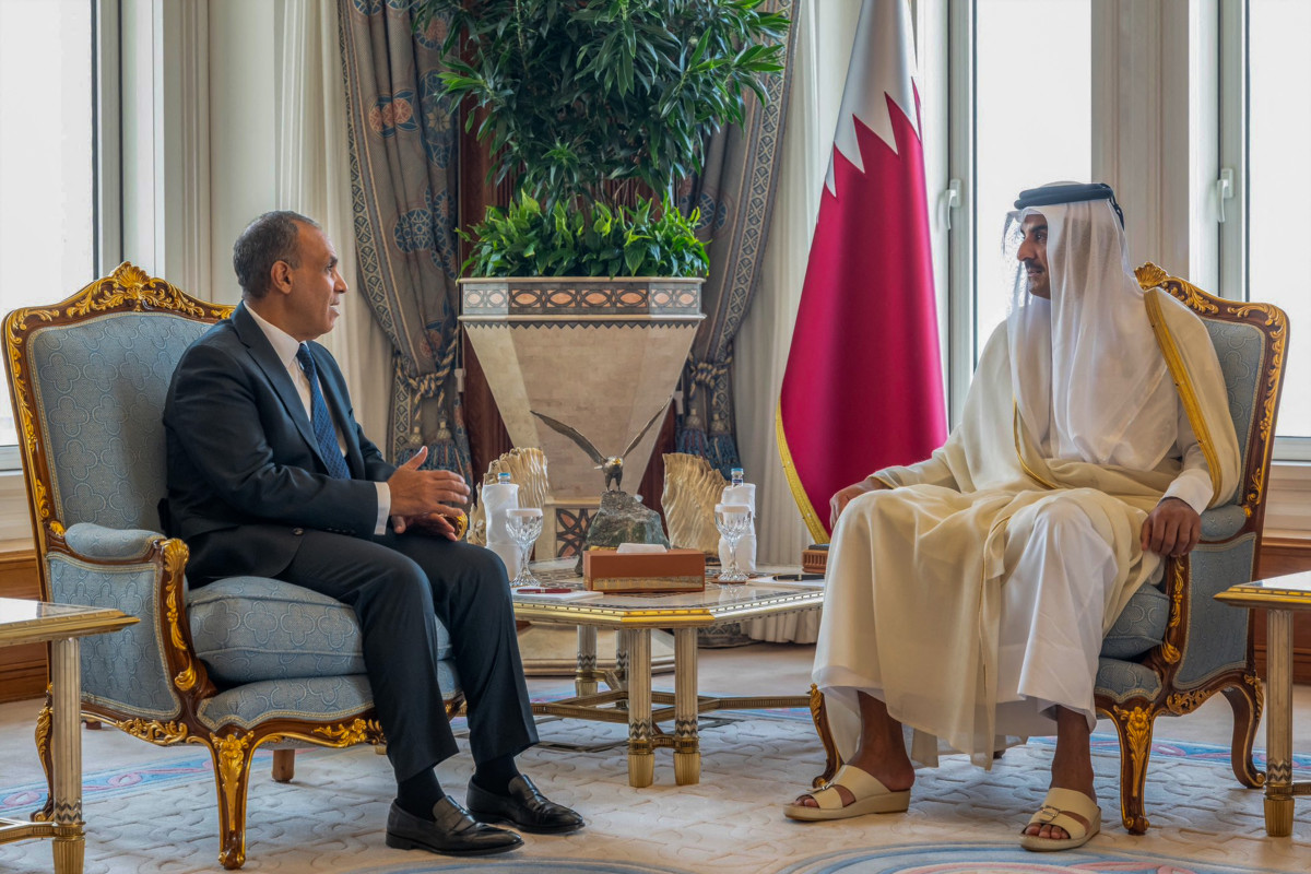 Emir xeque Tamim bin Hamad al-Thani do Catar recebendo o ministro das Relações Exteriores do Egito, Badr Abdelatty, em Doha, em 11 de setembro de 2025. Líderes mundiais, incluindo o presidente dos EUA, criticaram duramente Israel em 9 de setembro por atacar líderes do Hamas na capital do Catar, um aliado ocidental que sediou várias rodadas de negociações de cessar-fogo em Gaza. (Foto de Qatar Amiri Diwan / AFP) ( AFP) Emir xeque Tamim bin Hamad al-Thani do Catar recebendo o ministro das Relações Exteriores do Egito, Badr Abdelatty, em Doha, em 11 de setembro de 2025. Líderes mundiais, incluindo o presidente dos EUA, criticaram duramente Israel em 9 de setembro por atacar líderes do Hamas na capital do Catar, um aliado ocidental que sediou várias rodadas de negociações de cessar-fogo em Gaza. (Foto de Qatar Amiri Diwan / AFP)/ AFP