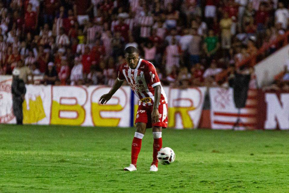 Igor Pereira, volante do Náutico/Gabriel França / CNC